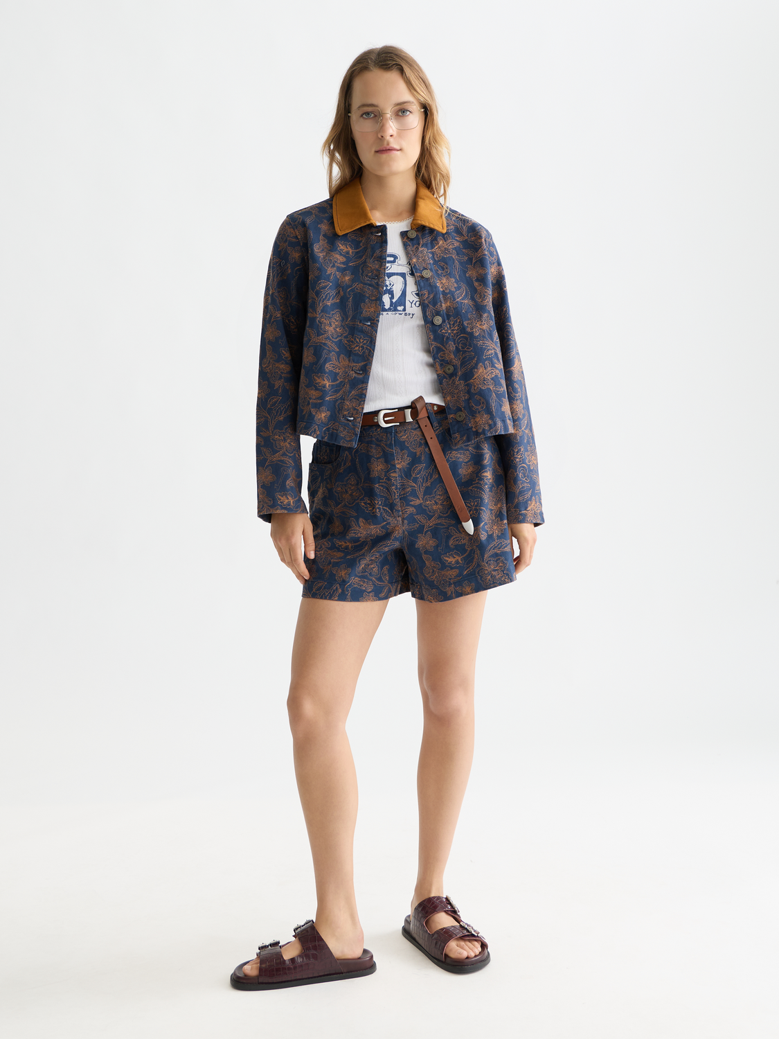 Embroidered high rise shorts