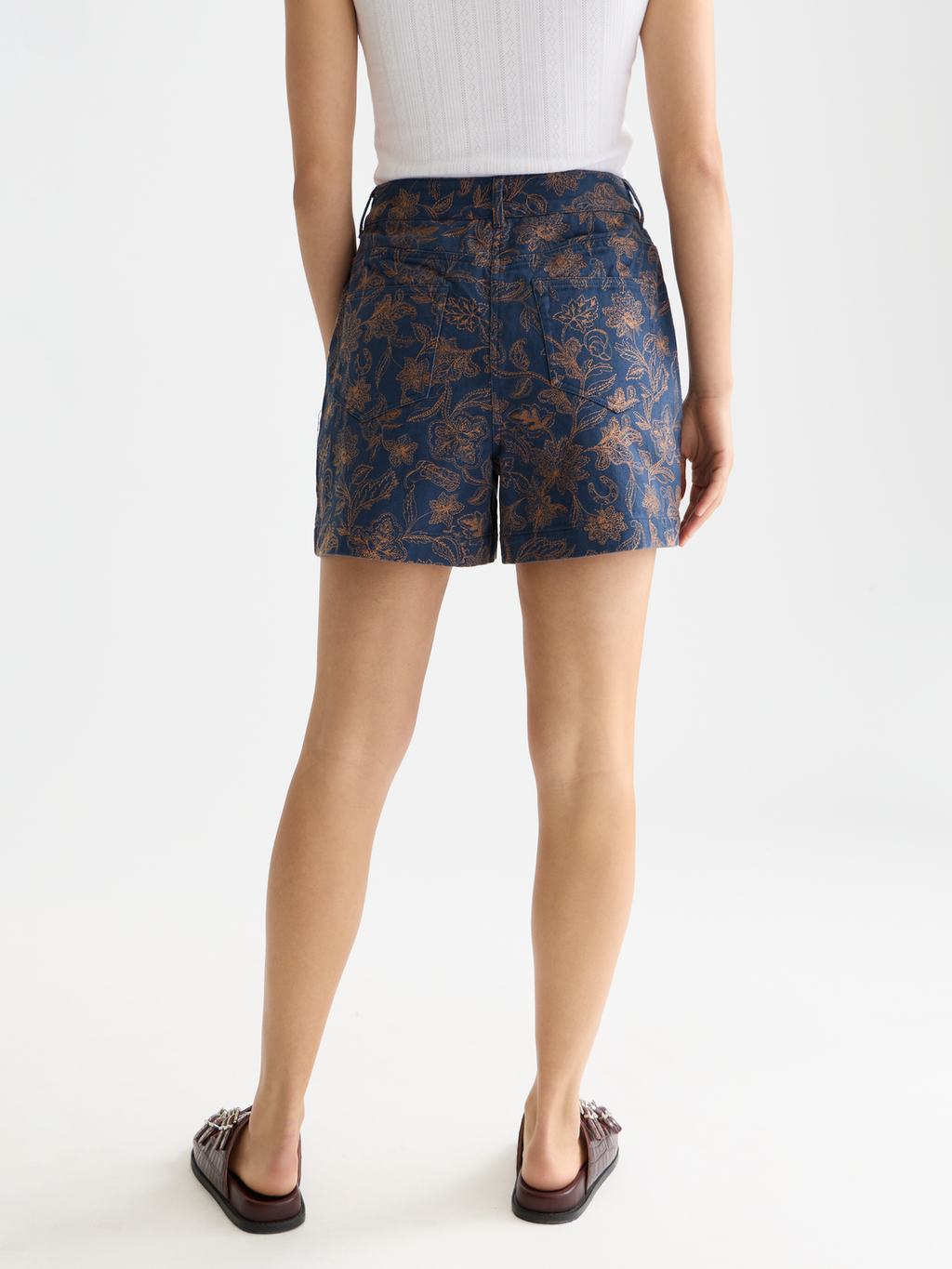 Embroidered high rise shorts